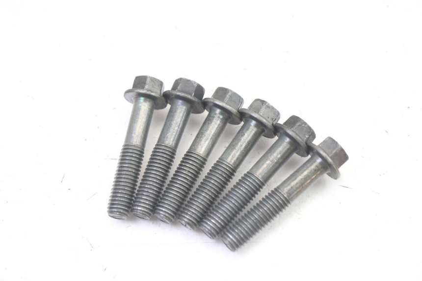 photo de RADANTRIEB YAMAHA XMAX X-MAX 125 (2006 - 2009) - Details der Befestigungspunkte