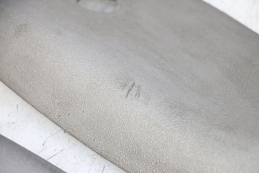 photo de REVISIONSDECKEL PEUGEOT ELYSTAR 50 (2002 - 2014) - Details der Befestigungspunkte