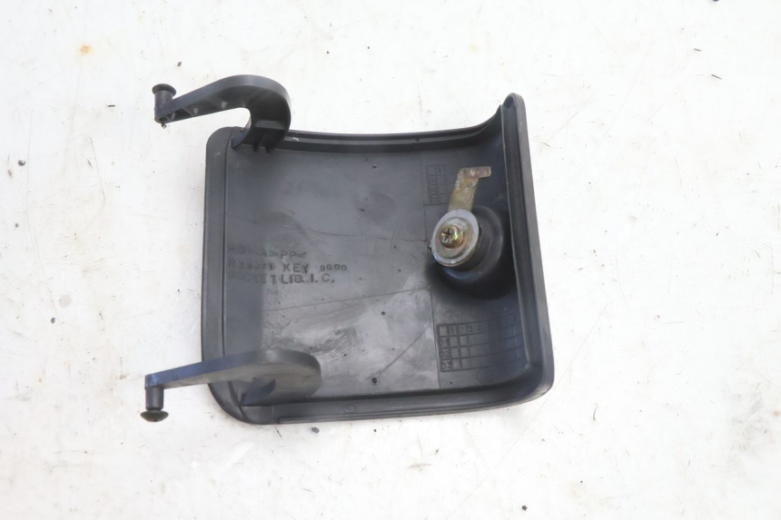 photo de REVISIONSDECKEL HONDA FES PANTHEON 2T 125 (1998 - 2002) - Zoom auf Gebrauchszustand
