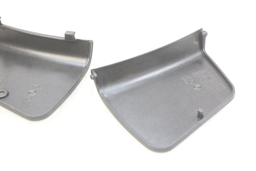 photo de VORDERE INSPEKTIONSKLAPPE PIAGGIO X8 125 (2004 - 2007) - Detailansicht des Bauteils