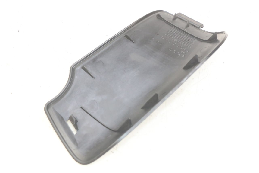 photo de RECHTE INSPEKTIONSLUKE PEUGEOT ELYSEO 125 (1999 - 2004) - Zoom auf Gebrauchszustand