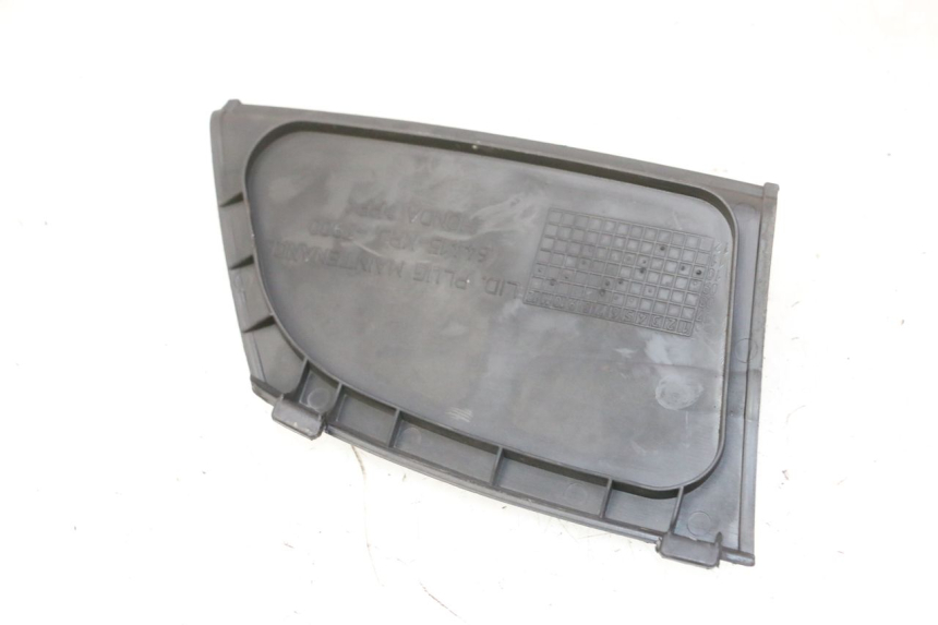 photo de RECHTE INSPEKTIONSLUKE HONDA FES S-WING SWING ABS 125 (2007 - 2015) - Detailansicht des Bauteils