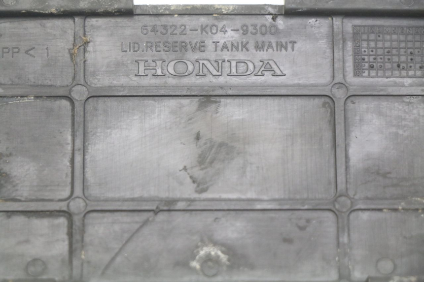 photo de RECHTS REVISIONSDECKEL HONDA FORZA 125 (2015 - 2016) - Zoom auf Gebrauchszustand