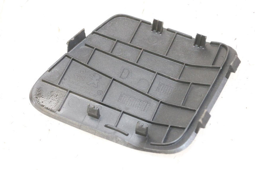 photo de RECHTS REVISIONSDECKEL PEUGEOT SATELIS 125 (2013 - 2018) - Zoom auf Gebrauchszustand