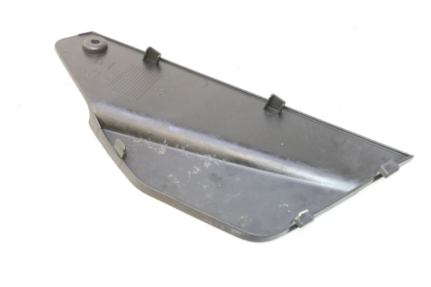 photo de  LINKS REVISIONSDECKEL PIAGGIO MP3 HPE 530 (2022 - 2026) - Detailansicht des Bauteils