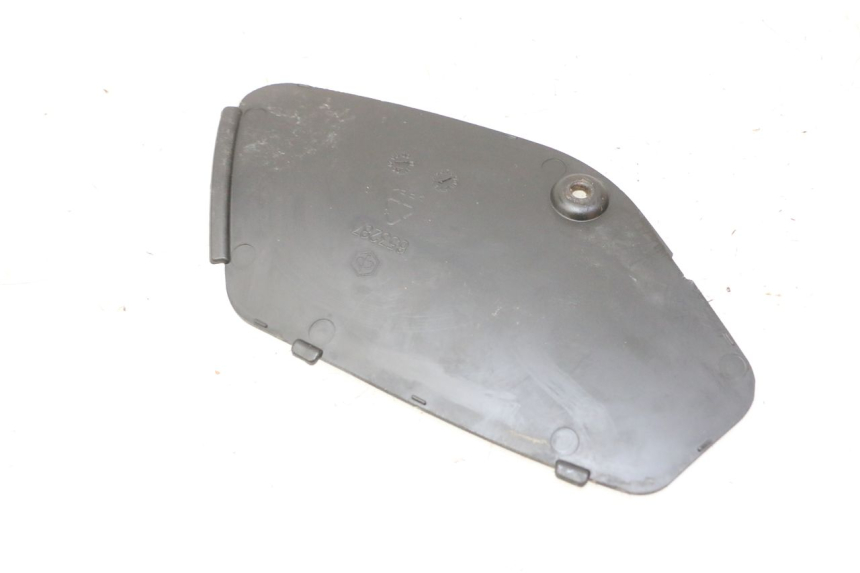 photo de LINKE INSPEKTIONSÖFFNUNGSKLAPPE PIAGGIO MP3 LT 300 (2010 - 2016) - Zoom auf Gebrauchszustand