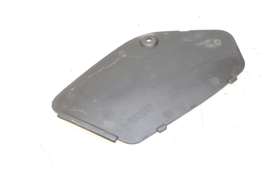 photo de LINKE INSPEKTIONSÖFFNUNGSKLAPPE PIAGGIO MP3 500 (2011 - 2015) - Detailansicht des Bauteils
