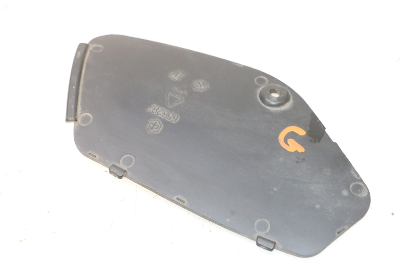 photo de  LINKS REVISIONSDECKEL PIAGGIO MP3 RL 250 (2006 - 2010) - Detailansicht des Bauteils