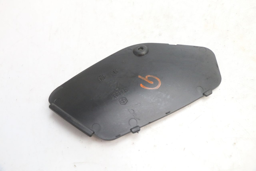 photo de  LINKS REVISIONSDECKEL PIAGGIO MP3 125 (2006 - 2014) - Zoom auf Gebrauchszustand
