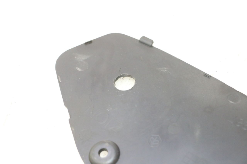 photo de  LINKS REVISIONSDECKEL PIAGGIO MP3 500 (2011 - 2015) - Zoom auf Gebrauchszustand