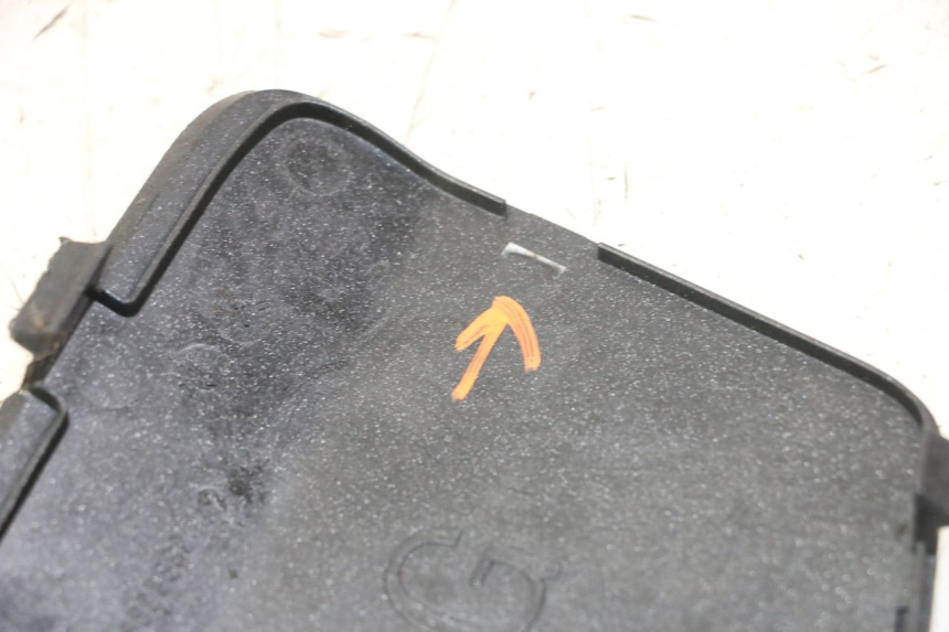 photo de  LINKS REVISIONSDECKEL PEUGEOT SATELIS COMPRESSOR K15 125 (2006 - 2009) - Zoom auf Gebrauchszustand