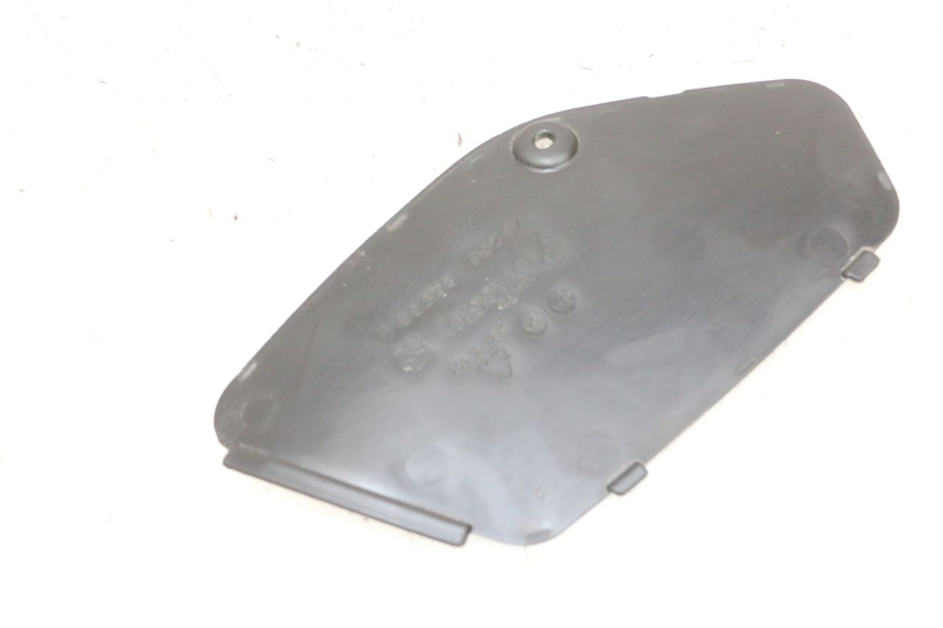 photo de LINKE INSPEKTIONSÖFFNUNGSKLAPPE PIAGGIO XEVO - X EVO 125 (2007 - 2017) - Zoom auf Gebrauchszustand