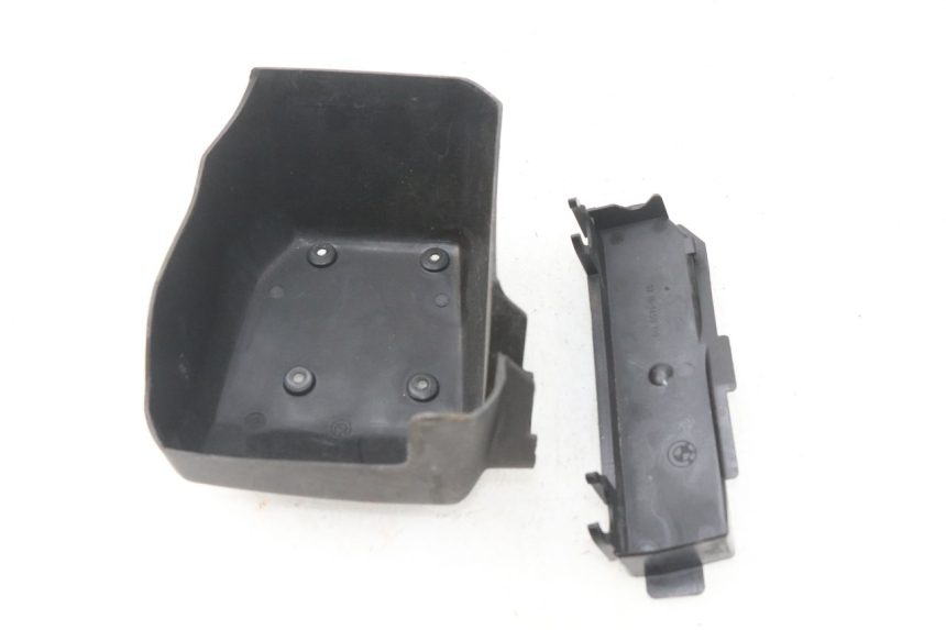 photo de REVISIONSDECKEL BMW K100 1000 (1982 - 1990) - Details der Befestigungspunkte