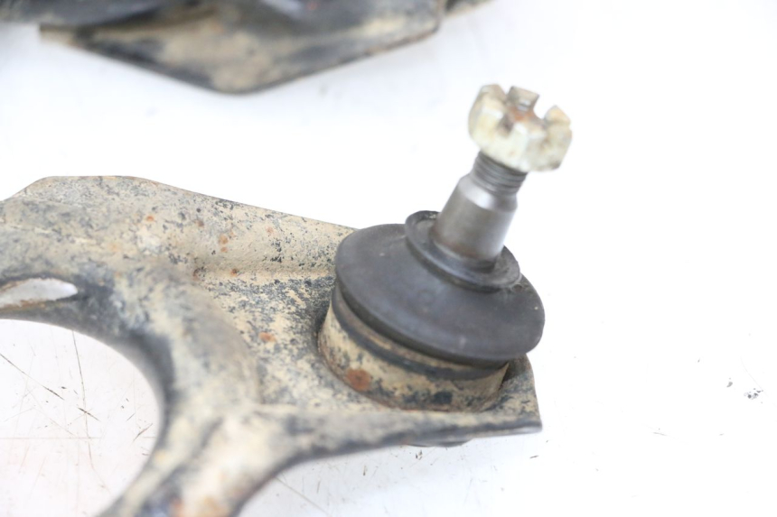 photo de DREIECKSLENKER ACHSAUFHÄNGUNG YAMAHA YFM R RAPTOR 250 (2008 - 2014) - Details der Befestigungspunkte