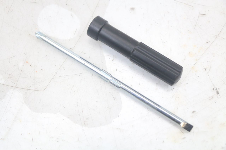 photo de WERKZEUGSET KYMCO AGILITY 4T 50 (2018 - 2022) - Alternative Perspektive