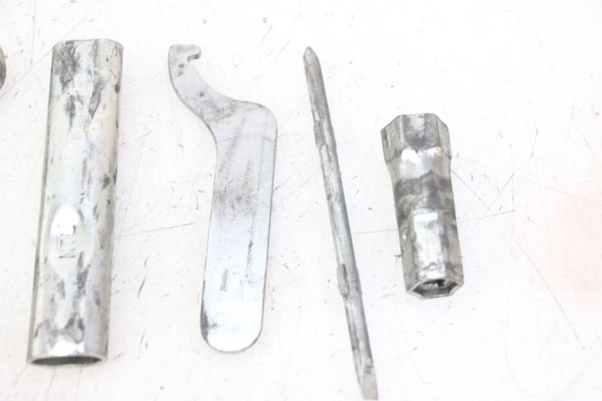 photo de WERKZEUG HONDA CBF 125 (2009 - 2015) - Zoom auf Komponenten