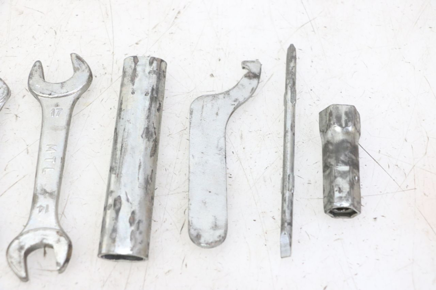 photo de WERKZEUG HONDA CBF 125 (2009 - 2015) - Alternative Perspektive