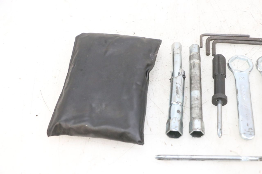 photo de WERKZEUG SUZUKI DL V STROM 1000 (2002 - 2007) - Alternative Perspektive