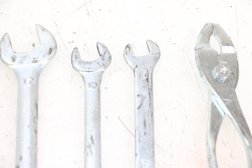 photo de WERKZEUG SUZUKI DL V STROM 1000 (2002 - 2007) - Oberflächenzustand und Material