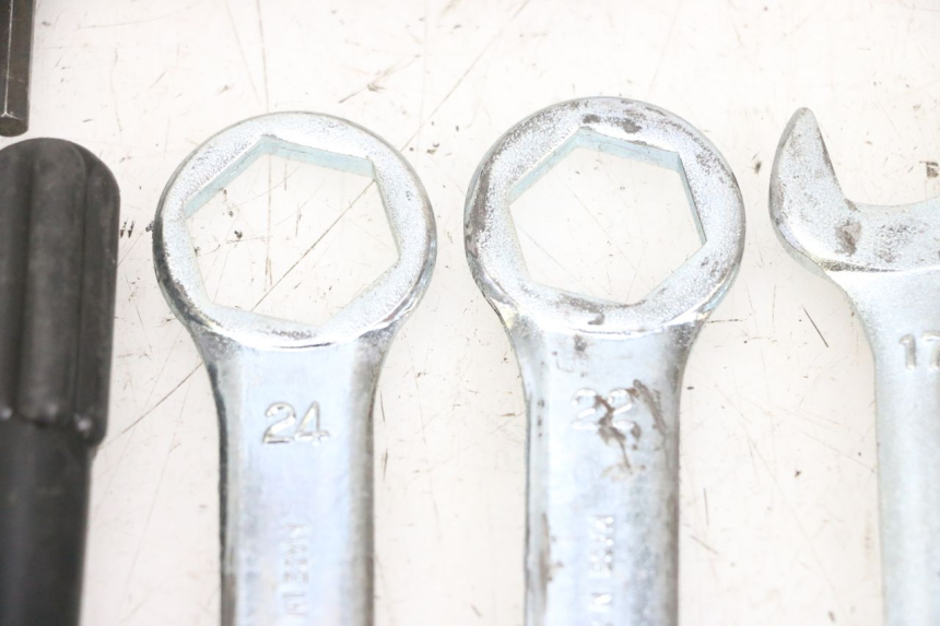 photo de WERKZEUG SUZUKI DL V STROM 1000 (2002 - 2007) - Geprüftes Gebrauchtteil