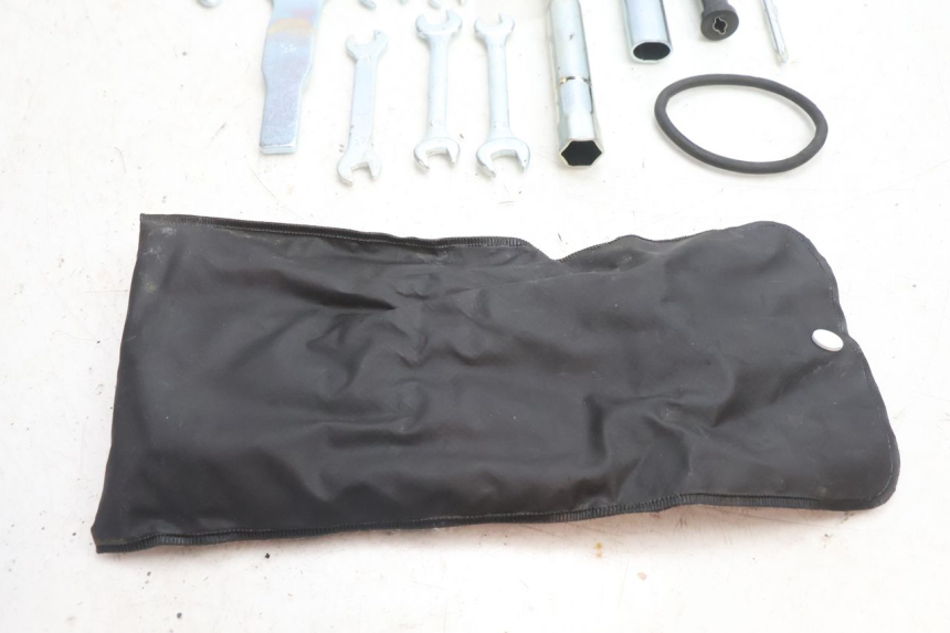 photo de WERKZEUG YAMAHA FZ8 800 (2010 - 2016) - Details der Befestigungspunkte