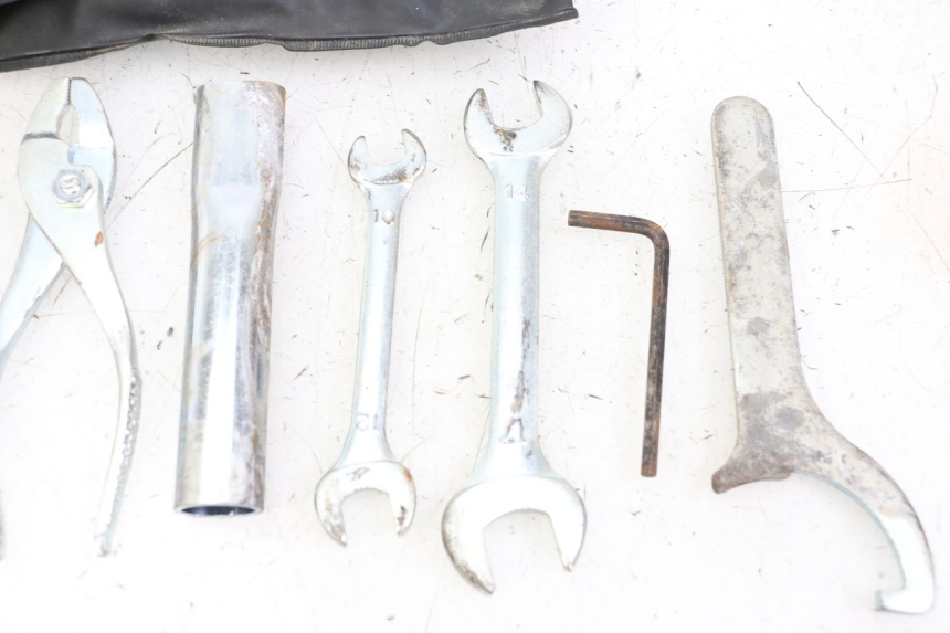 photo de WERKZEUG SUZUKI GSR 750 (2011 - 2017) - Details der Befestigungspunkte