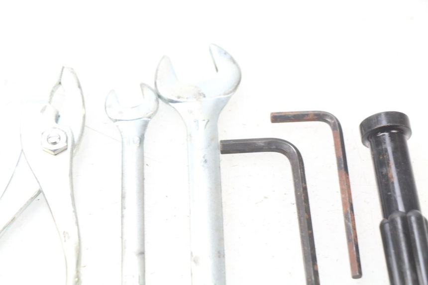 photo de WERKZEUG SUZUKI GSX-R GSXR K16 1000 (2012 - 2016) - Zoom auf Gebrauchszustand