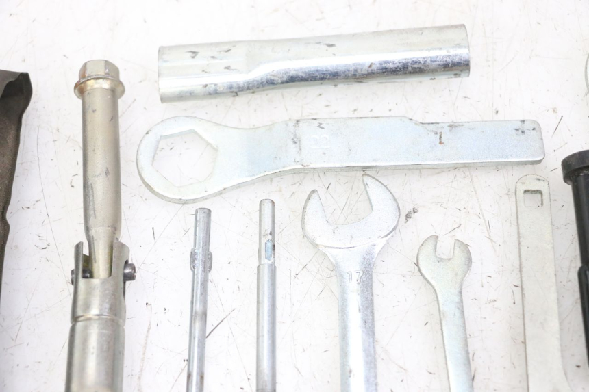 photo de WERKZEUGSET KAWASAKI ZR7 ZR-7 S 750 (1999 - 2004) - Oberflächenzustand und Material