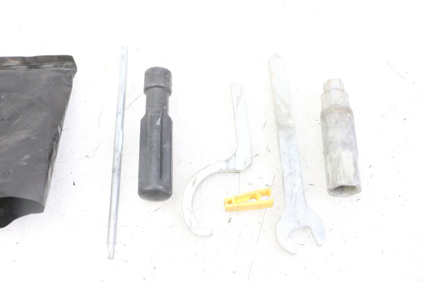 photo de WERKZEUGSET PIAGGIO MP3 LT 300 (2010 - 2016) - Zoom auf Gebrauchszustand