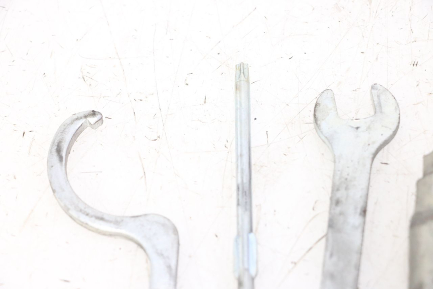 photo de WERKZEUG PIAGGIO MP3 LT 300 (2010 - 2016) - Zoom auf Gebrauchszustand