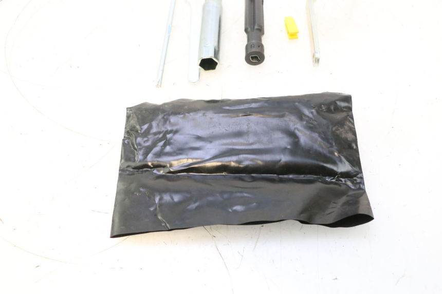 photo de WERKZEUGSET PIAGGIO MP3 LT 400 (2007 - 2012) - Alternative Perspektive
