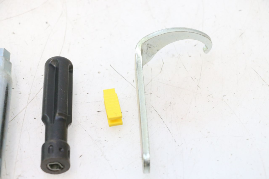 photo de WERKZEUGSET PIAGGIO MP3 LT 400 (2007 - 2012) - Oberflächenzustand und Material