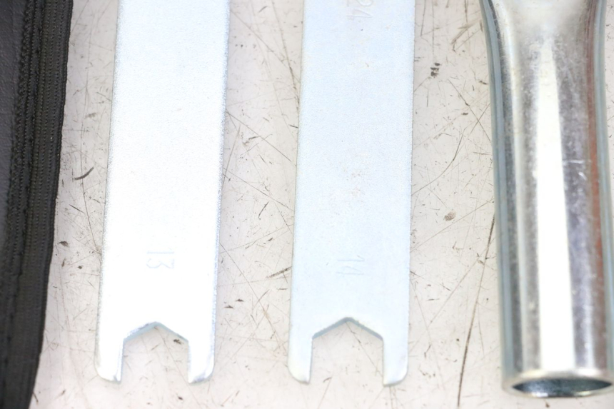 photo de WERKZEUG ROYAL ENFIELD SCRAM 411 (2022 - 2024) - Alternative Perspektive