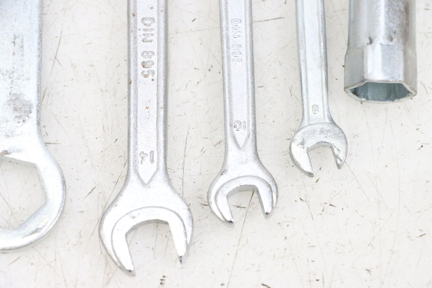 photo de WERKZEUG YAMAHA TZR 50 (2008 - 2016) - Oberflächenzustand und Material