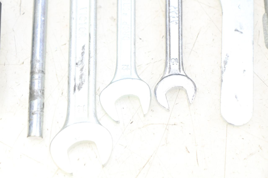 photo de WERKZEUGSET YAMAHA XMAX X-MAX 125 (2006 - 2009) - Technische Nahaufnahme