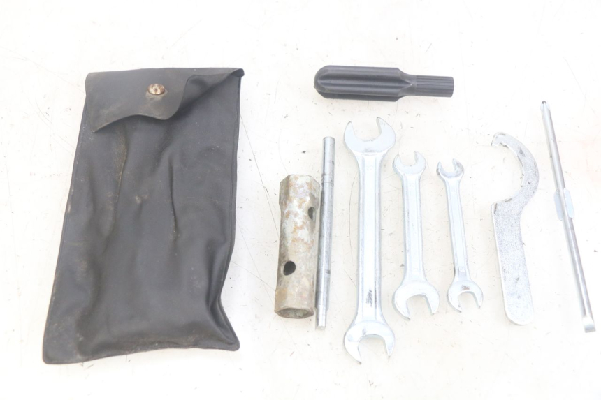 photo de WERKZEUGSET YAMAHA XMAX X-MAX 125 (2006 - 2009) - Alternative Perspektive