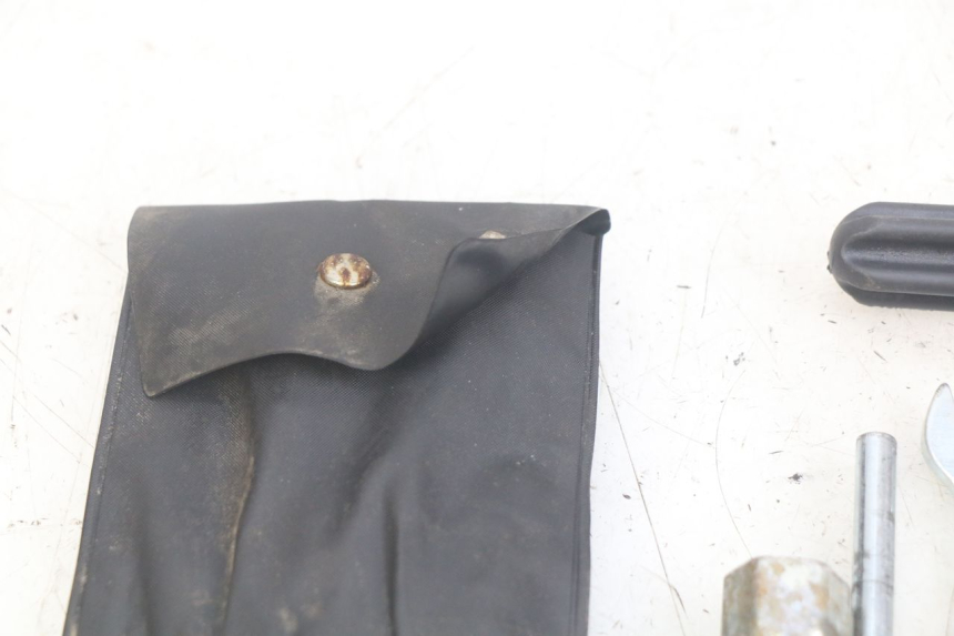 photo de WERKZEUGSET YAMAHA XMAX X-MAX 125 (2006 - 2009) - Technische Nahaufnahme