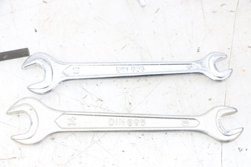 photo de WERKZEUG HONDA XLV VARADERO 125 (2000 - 2006) - Gesamtansicht des Produkts