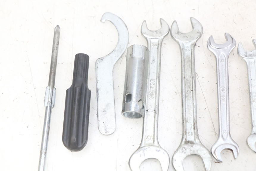 photo de WERKZEUGSET YAMAHA YP MAJESTY 125 (2007 - 2010) - Weitere Ansicht des Artikels