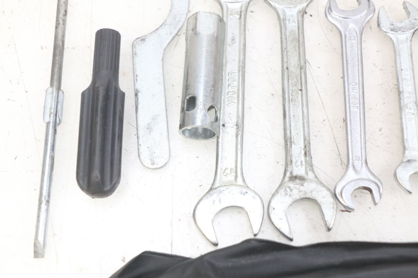 photo de WERKZEUGSET YAMAHA YP MAJESTY 125 (2007 - 2010) - Details der Befestigungspunkte