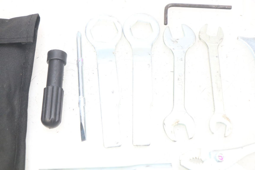 photo de WERKZEUGSET KAWASAKI Z 650 (2016 - 2019) - Details der Befestigungspunkte