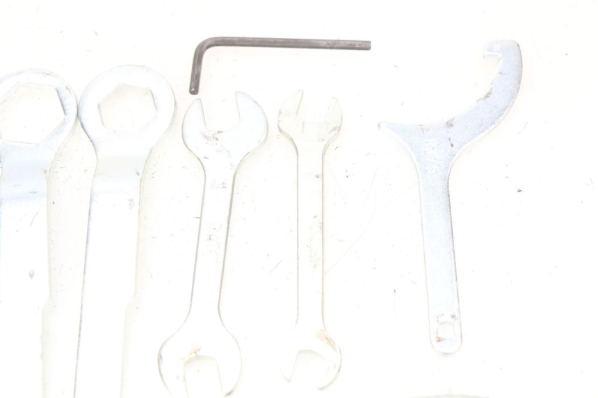 photo de WERKZEUGSET KAWASAKI Z 650 (2016 - 2019) - Oberflächenzustand und Material