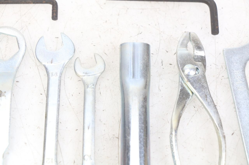 photo de WERKZEUGSET KAWASAKI Z 750 (2007 - 2013) - Gesamtansicht des Produkts