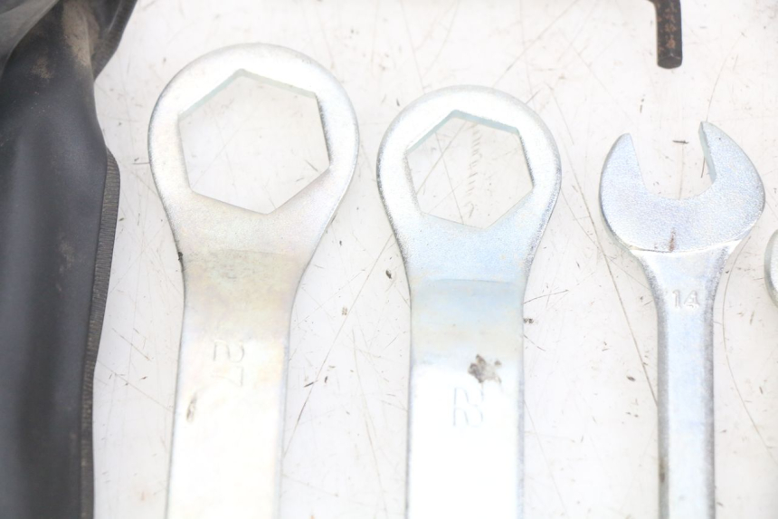 photo de WERKZEUGSET KAWASAKI Z 750 (2007 - 2013) - Details der Befestigungspunkte