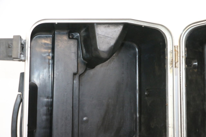 photo de KOFFERTRÄGER LINK KAWASAKI GTR 1000 (1994 - 2004) - Details der Befestigungspunkte