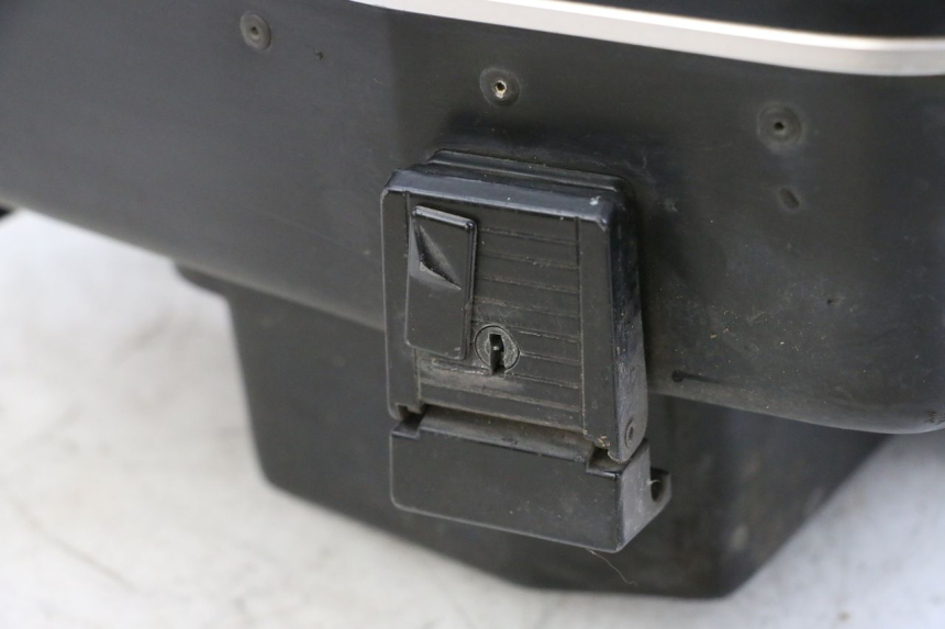 photo de KOFFERTRÄGER LINK KAWASAKI GTR 1000 (1994 - 2004) - Kennzeichnungen und Originalreferenzen