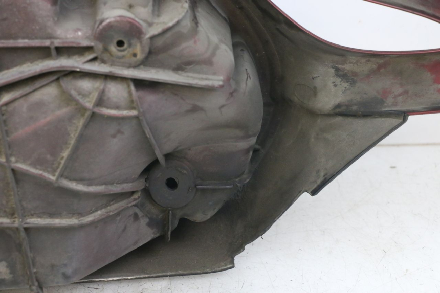 photo de LINKE SEITENKOFFER HONDA NTV DEAUVILLE 650 (1998 - 2001) - Fokus auf die Struktur