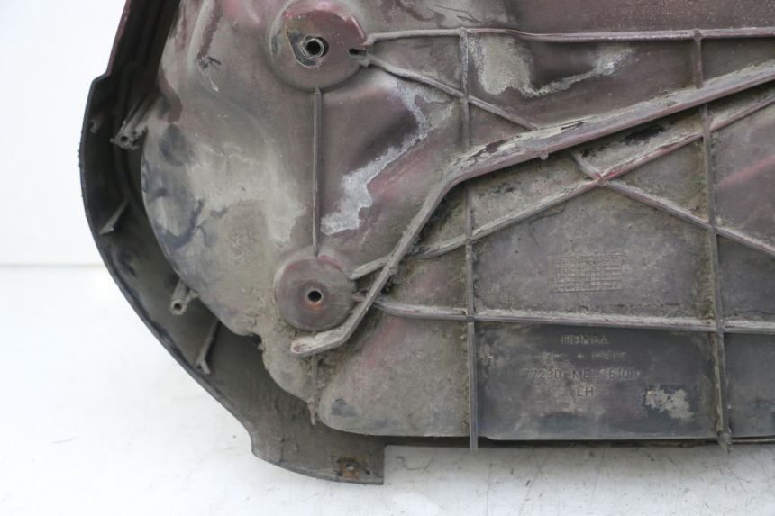 photo de LINKE SEITENKOFFER HONDA NTV DEAUVILLE 650 (1998 - 2001) - Alternativer Blickwinkel