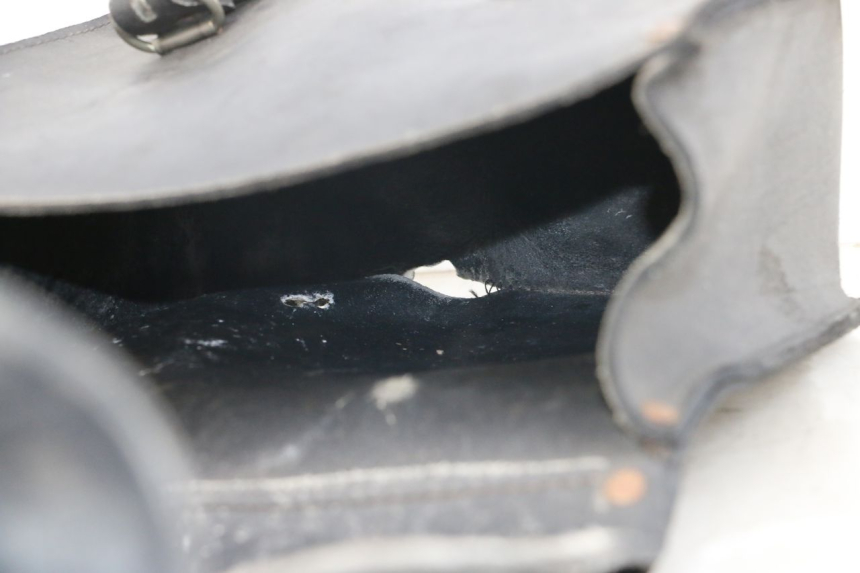 photo de KOFFERTRÄGER SUZUKI GZ MARAUDER 125 (1998 - 2004) - Zoom auf Gebrauchszustand