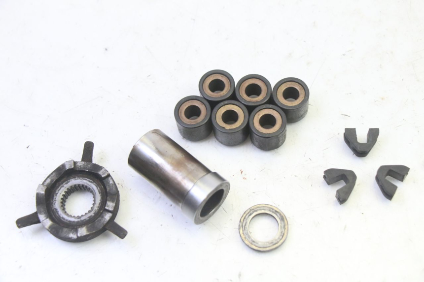 photo de VARIATOR KYMCO AGILITY 4T 50 (2005 - 2018) - Details der Befestigungspunkte